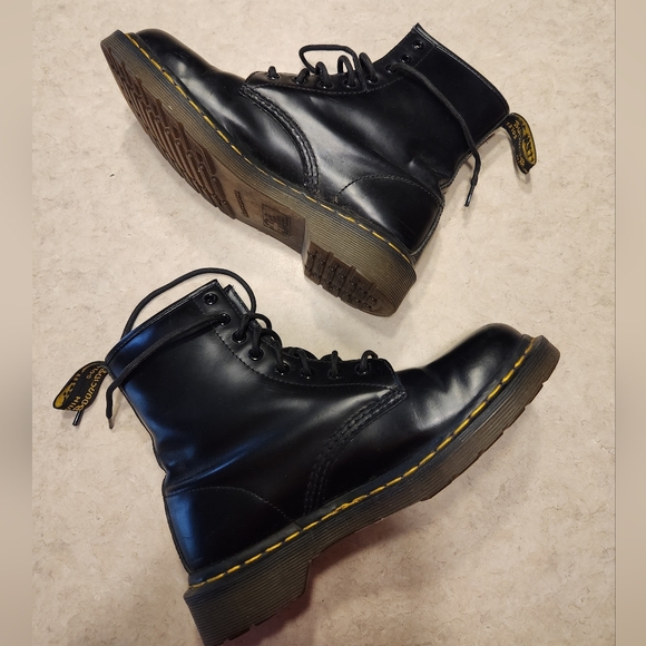 Dr. Martens 1460 Smooth Black Leather Boots - Picture 2 of 8